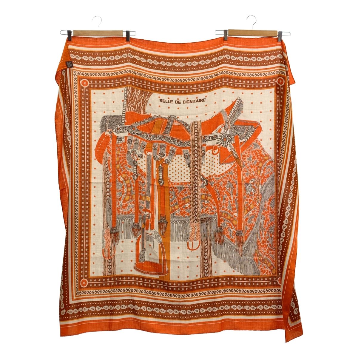 HERMES | エルメス | 140 Selle de Dignitaire Bandana | cashmere silk | 高官の鞍 バンダナ | カシミヤ シルク 総柄 大判 ストール スカーフ | オレンジ|ブラウン|ベージュ