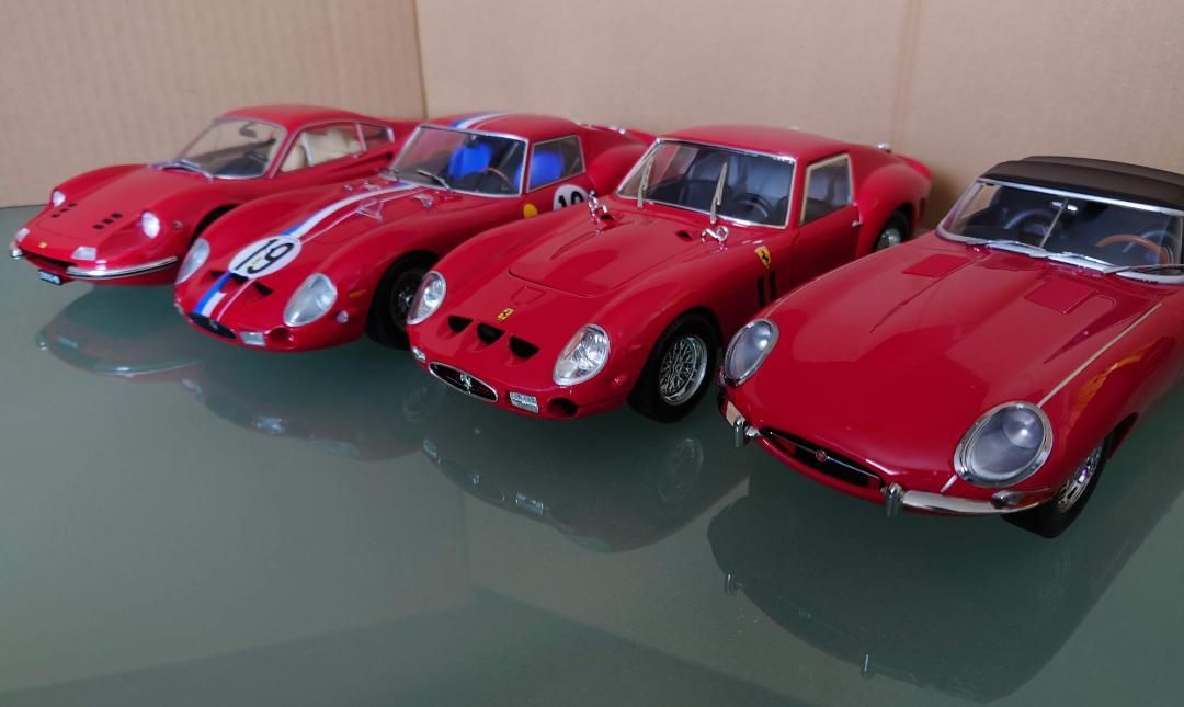 1/18ジャガーEタイプ クローズド 1961 レッド JaguarE-type - メルカリ