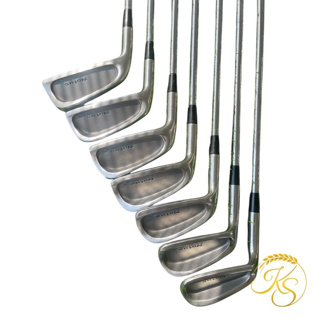 真作】出口華凰/雪中南天図/南天小禽図/掛軸/名家伝来/AA-431 模写