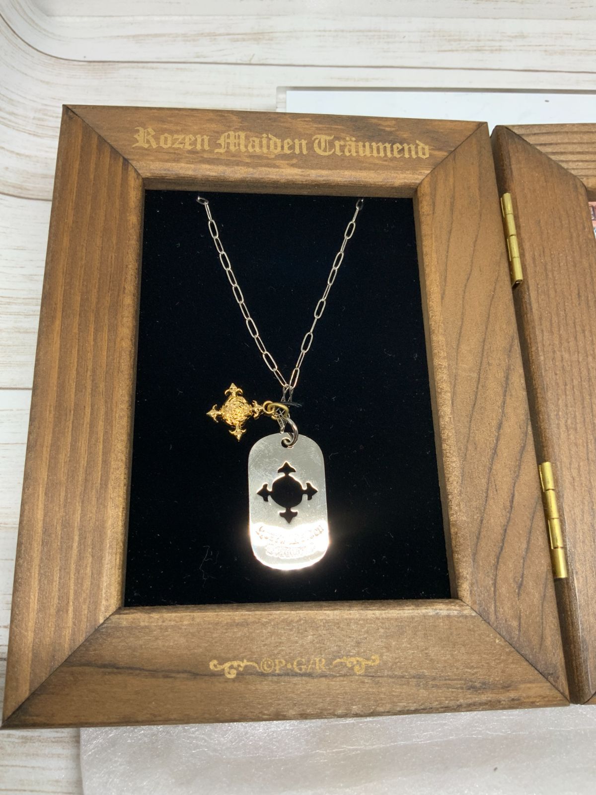 ローゼンメイデン アクセサリーネックレス フォトフレーム 真紅 - メルカリ