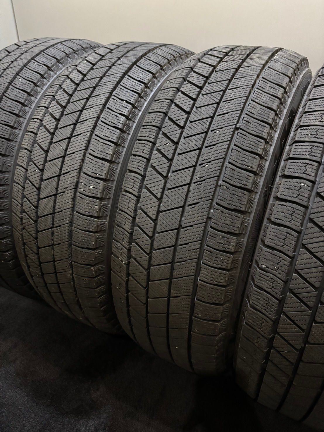 225|60R17 BRIDGESTONE|VRX3 23年製 スタッドレス 4本 ブリヂストン ブリザック アルファード ヴェファイア 南4-J163