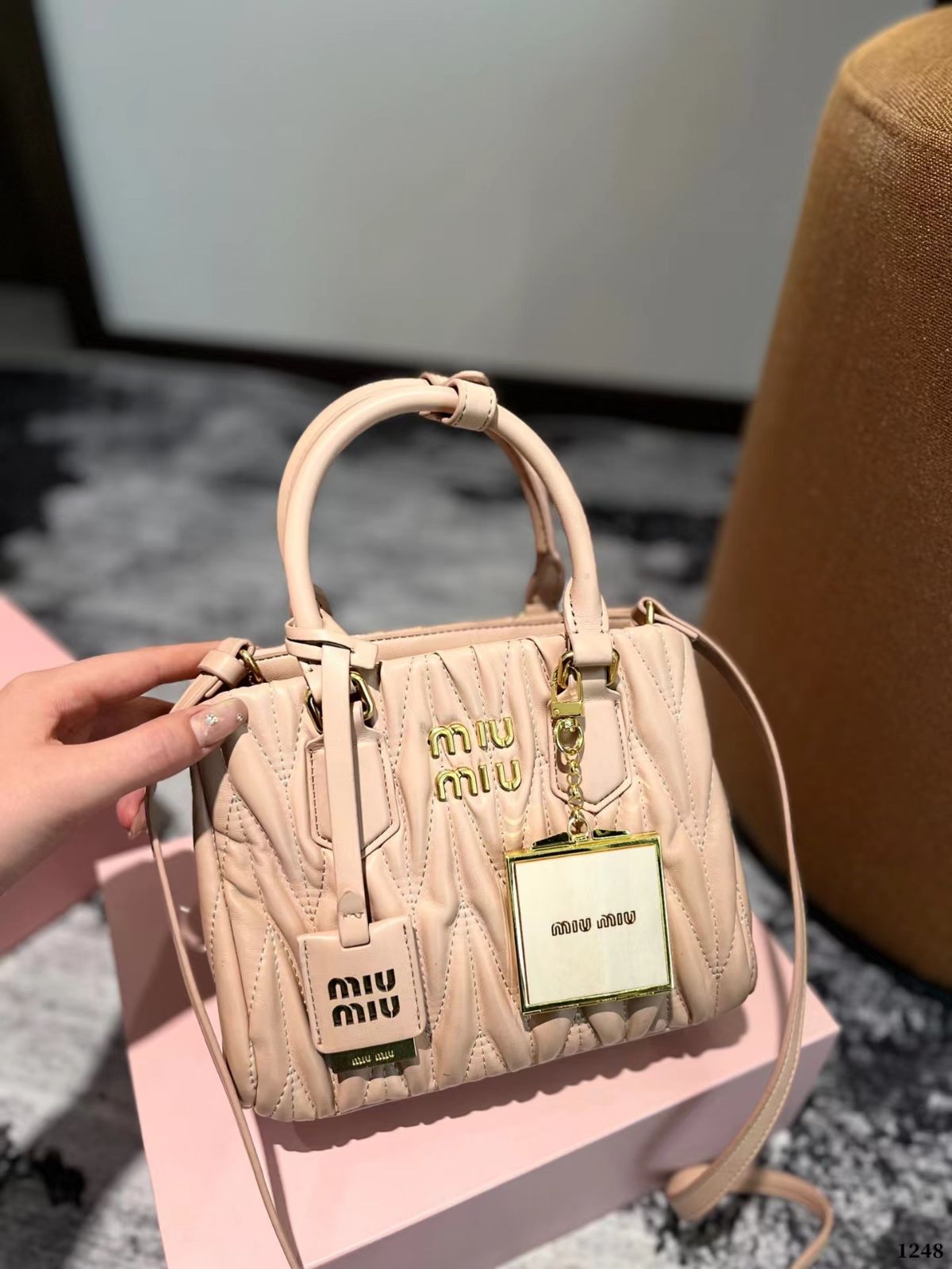 MIUMIU ショルダーバッグ ハンドバッグ ピンク