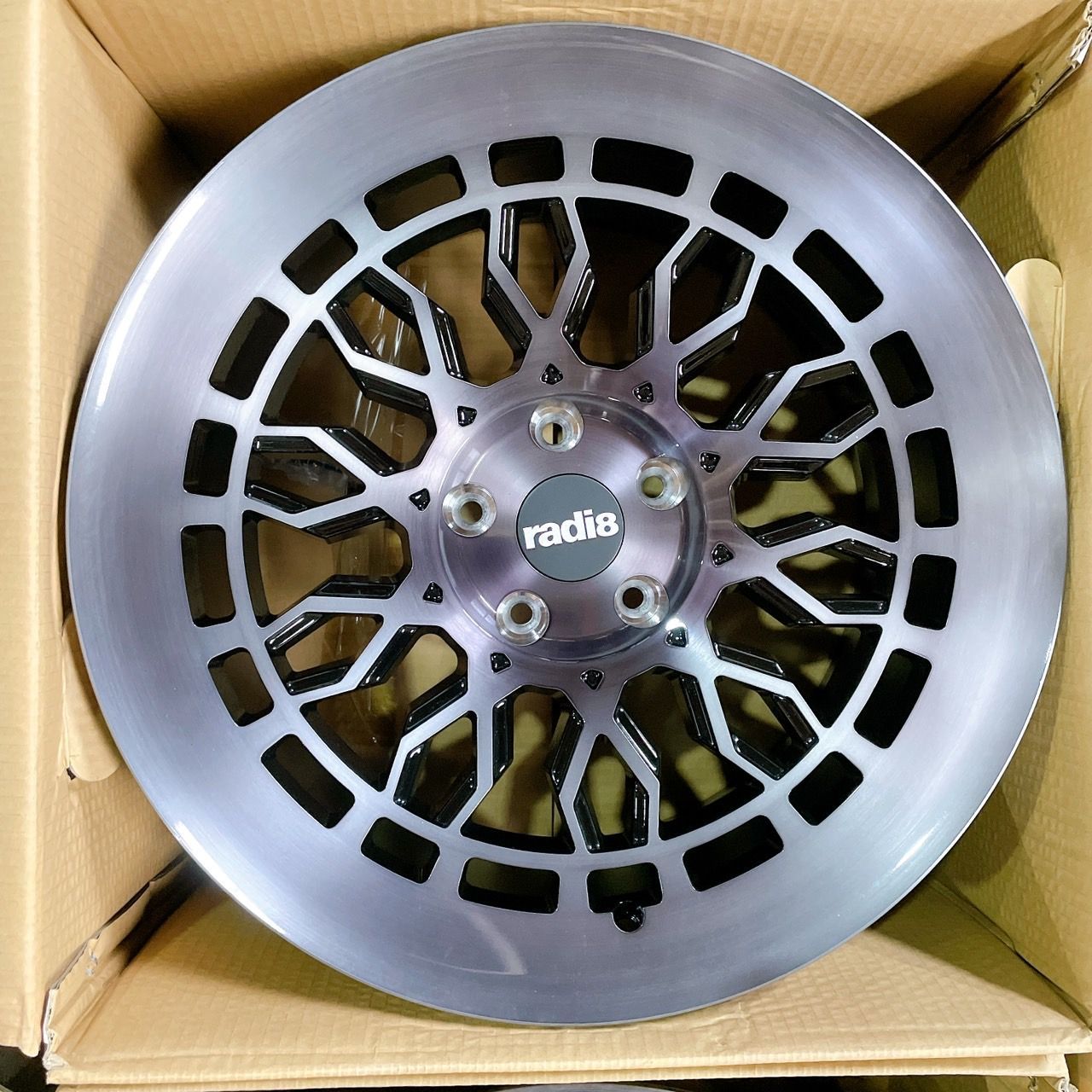 新品】Radi8 ホイール 4本セット レア ラディエイト 新品】Radi8 ホイール 4本セット レア ラディエイト