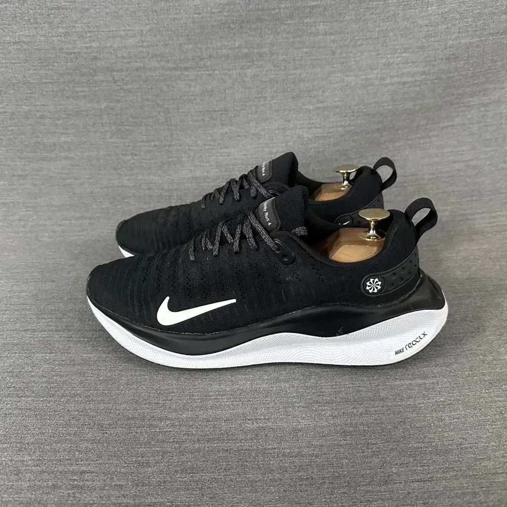 NIKE(ナイキ) インフィニティラン 4 ランニングシューズ/メンズ
