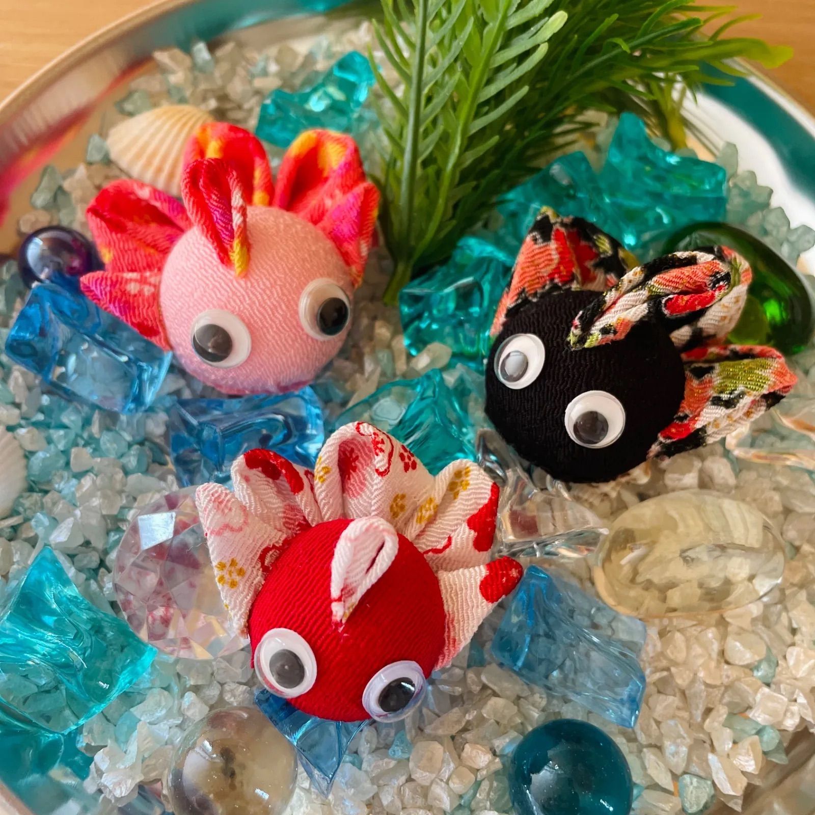 ハンドメイド 金魚 置物 夏飾り 玄関飾り ちりめん つまみ細工