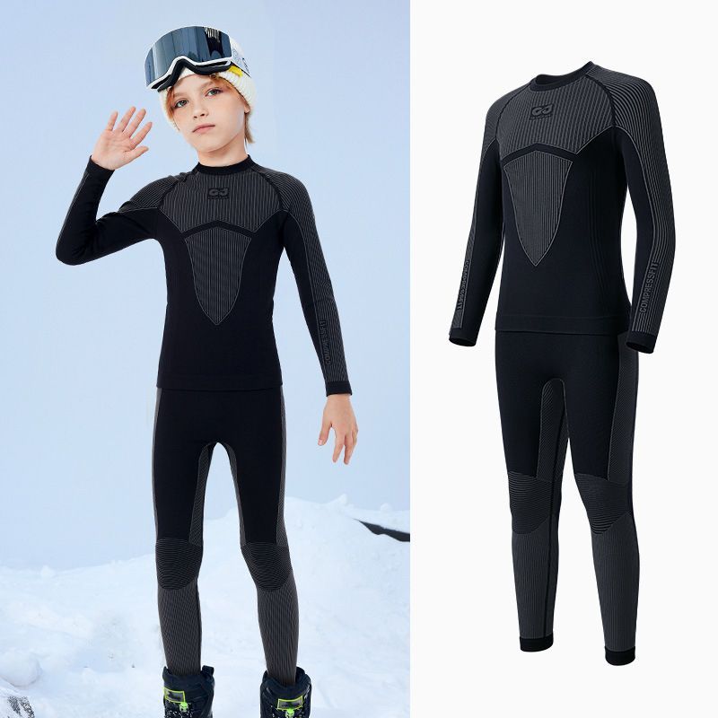 子供用スキーウェアセット（手袋・スノーブーツ付き） 子供用スキーウェアセット（手袋・スノーブーツ付き） スノーウェア