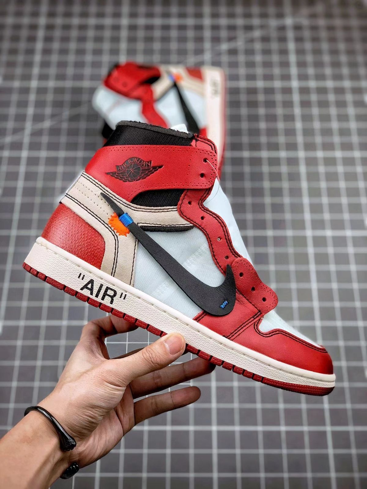 Nike Air Jordan 1 Retro High Off-White Chicago AA3834 101