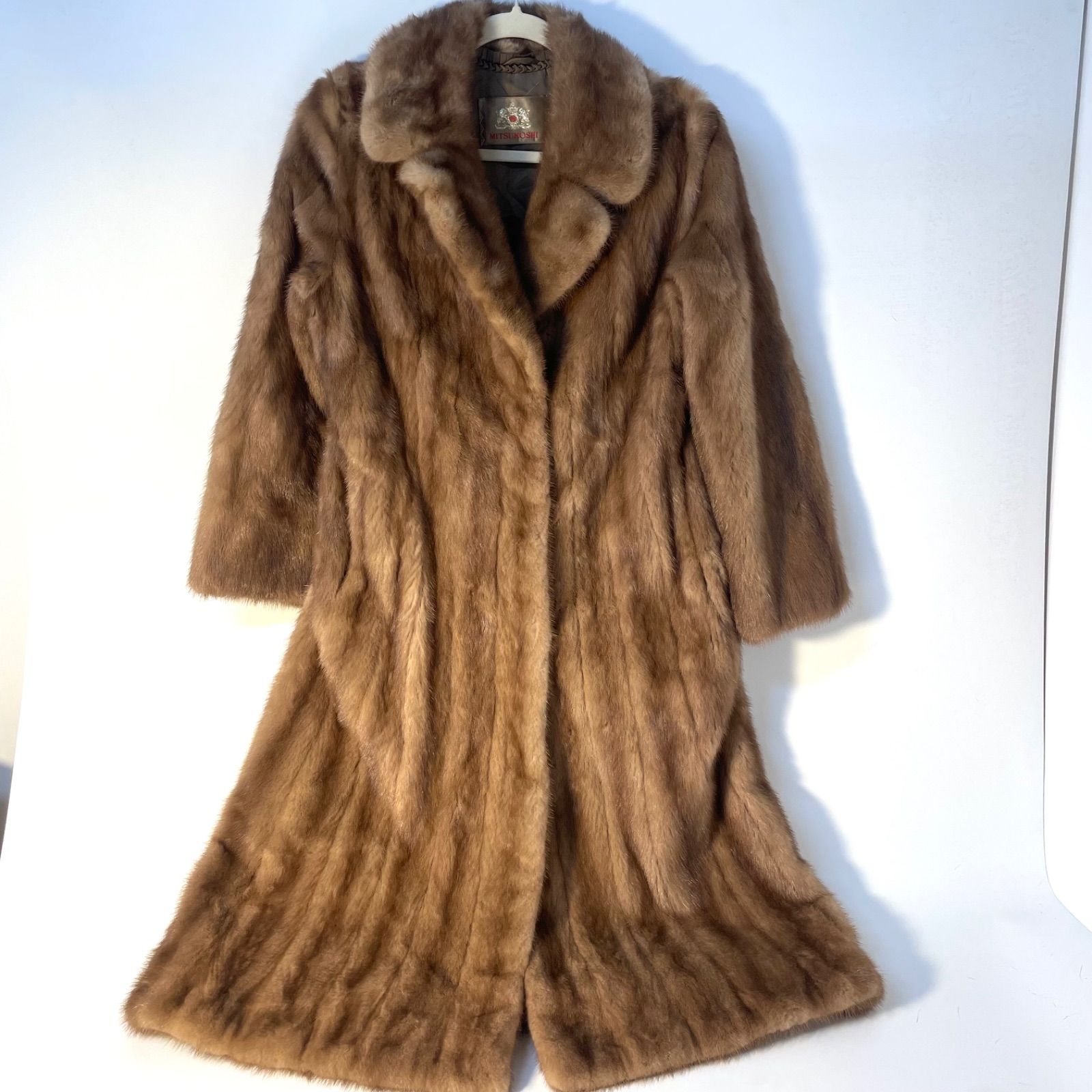 EMBA エンバ　毛皮 　ファーコート　ミンク　リアルファー 高級 定価108万円 高級 ミンク 毛皮 コート エンバ リアルファー