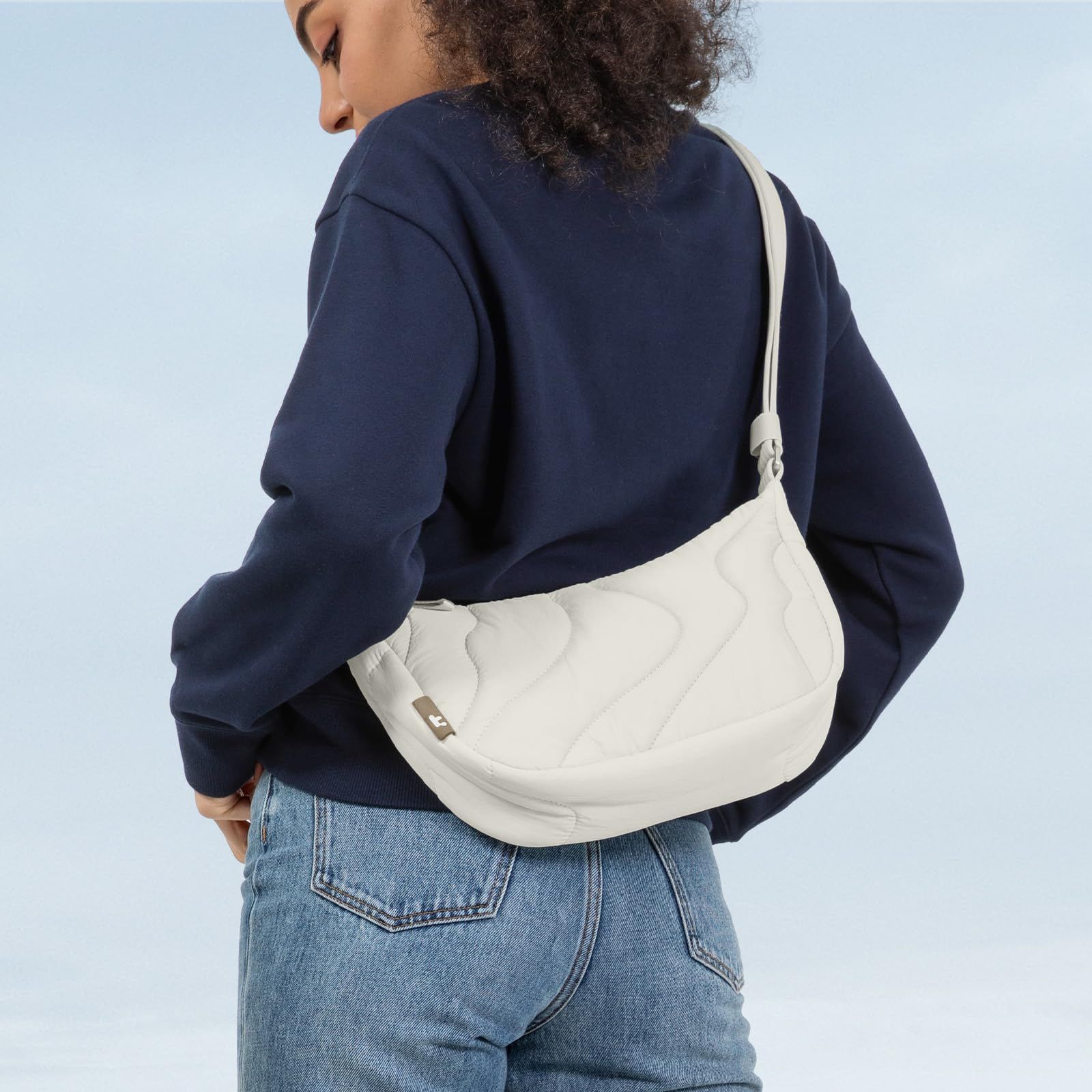 tomtoc ショルダーバッグ レディース 軽量 ラウンドショルダーバッグ キルティング ナイロン 三日月型 斜めがけ クロスボディバッグ ホーボーバッグ スマホ 財布収納 多機能ポケット おしゃれ レジャー 通勤 通学 旅行 3.5L|9L展開