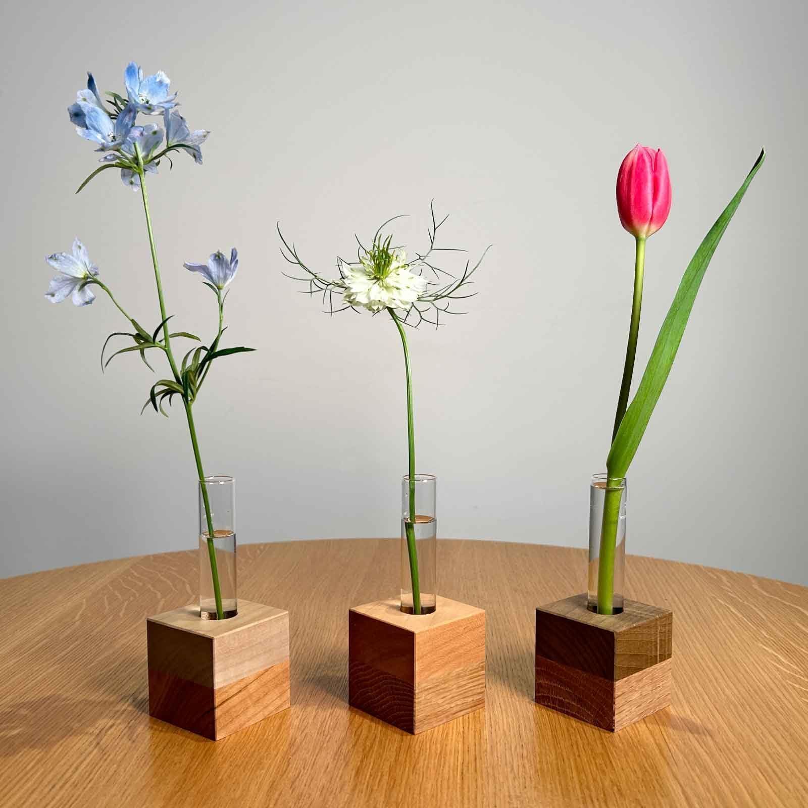 美しい古美術◆蔵からステキな一輪挿しの花瓶が出て来ました。花道具、茶道具、壺、壷 Amazon.co.jp: 美しい古美術蔵からステキな一輪挿しの花瓶が出て