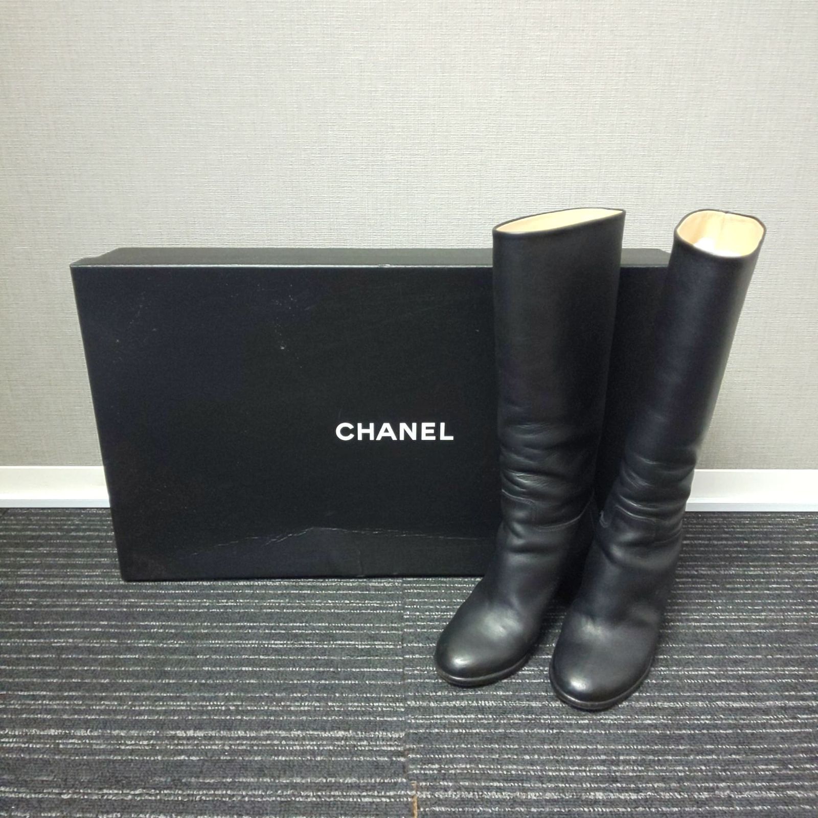 954 CHANEL ロングブーツ ココマーク ブラック カーフスキン 954 CHANEL ロングブーツ ココマーク ブラック カーフスキン