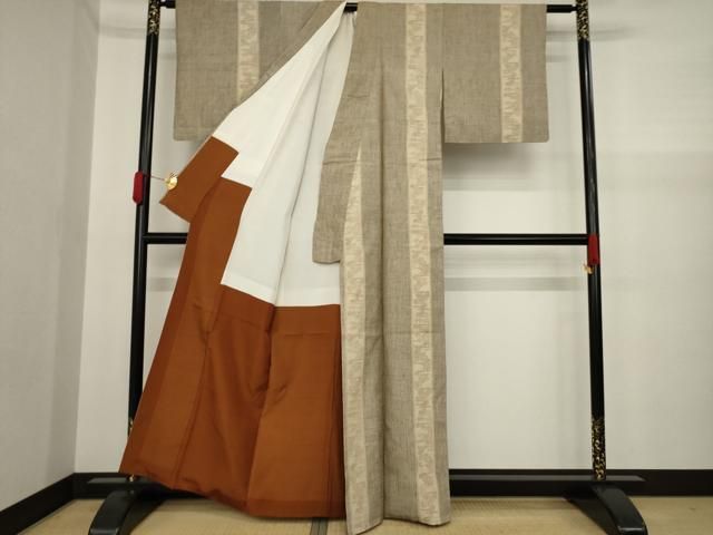 平和屋着物●本場結城紬　重要無形文化財　100亀甲　飛び亀甲柄　松竹梅間道　正絹　逸品　AAAY9877ck 平和屋着物○本場結城紬 重要無形文化財 100亀甲 飛び亀甲柄 松竹梅間