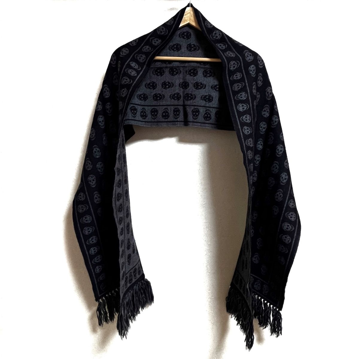 ALEXANDER McQUEEN(アレキサンダーマックイーン) マフラー美品 - 黒  