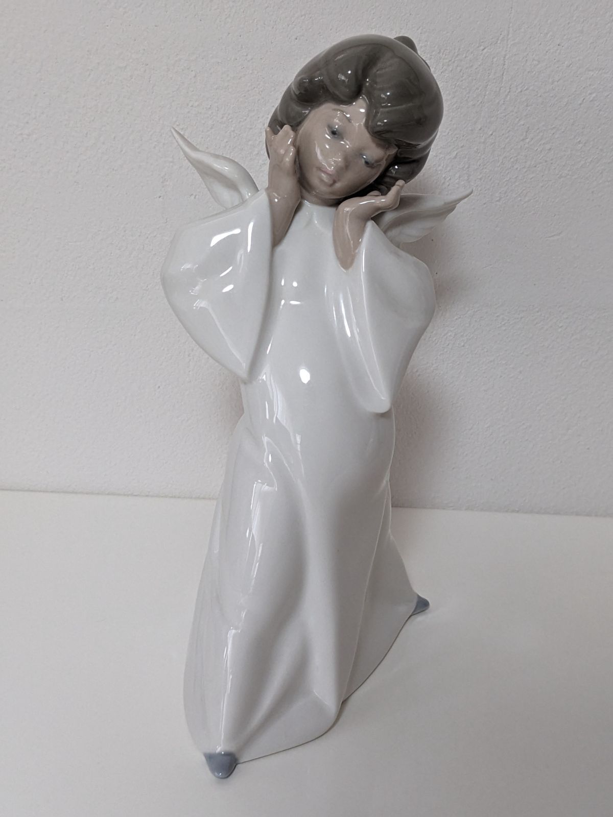 リヤドロ磁器人形天使の考えごと