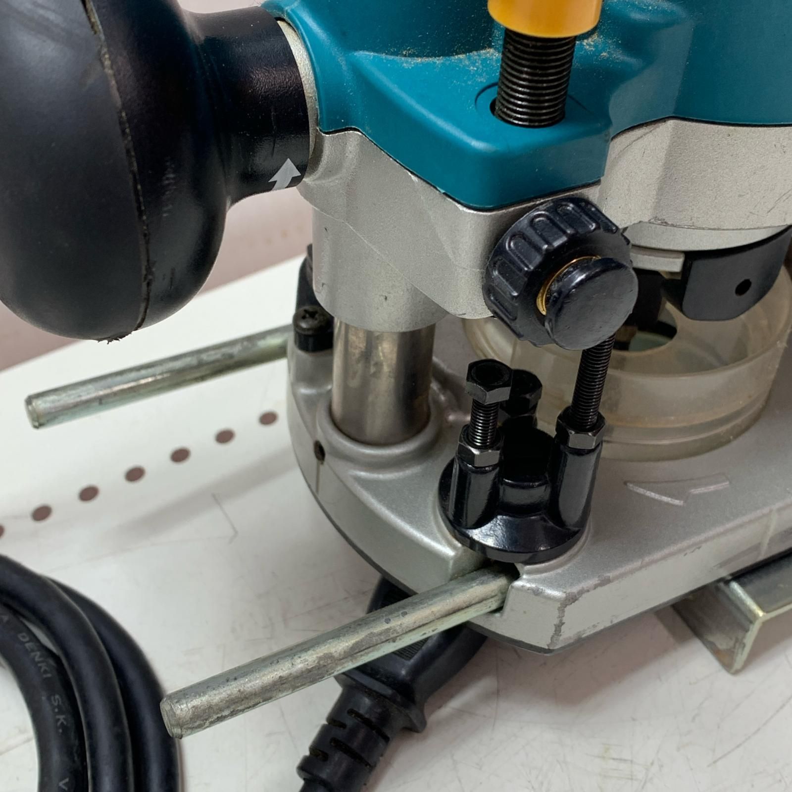 MAKITA マキタ ルーター RP 0910