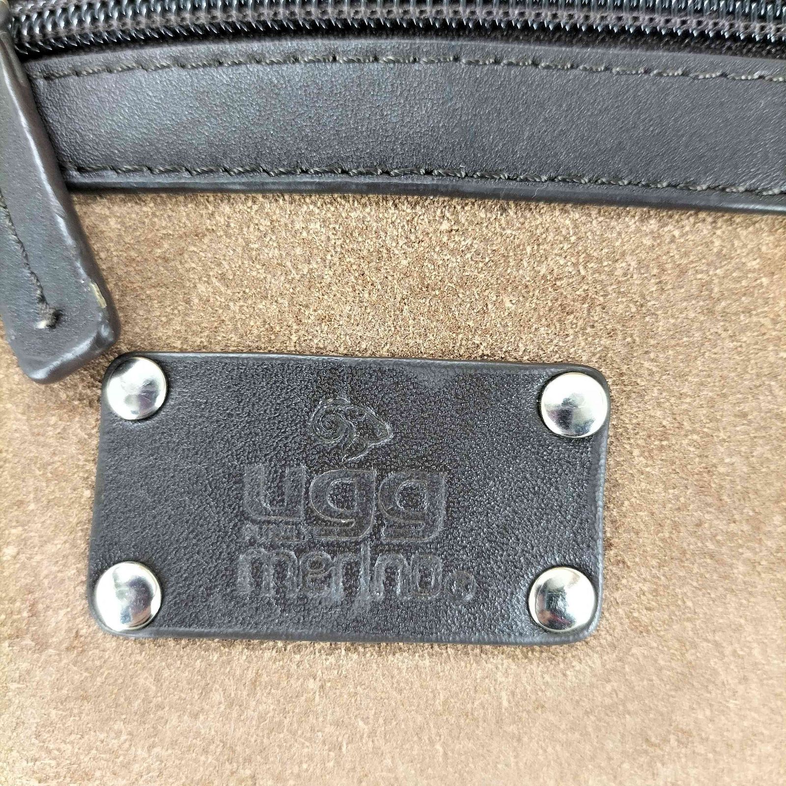 アグ UGG ムートンリュック バックパック レディース 表記無 - メルカリ