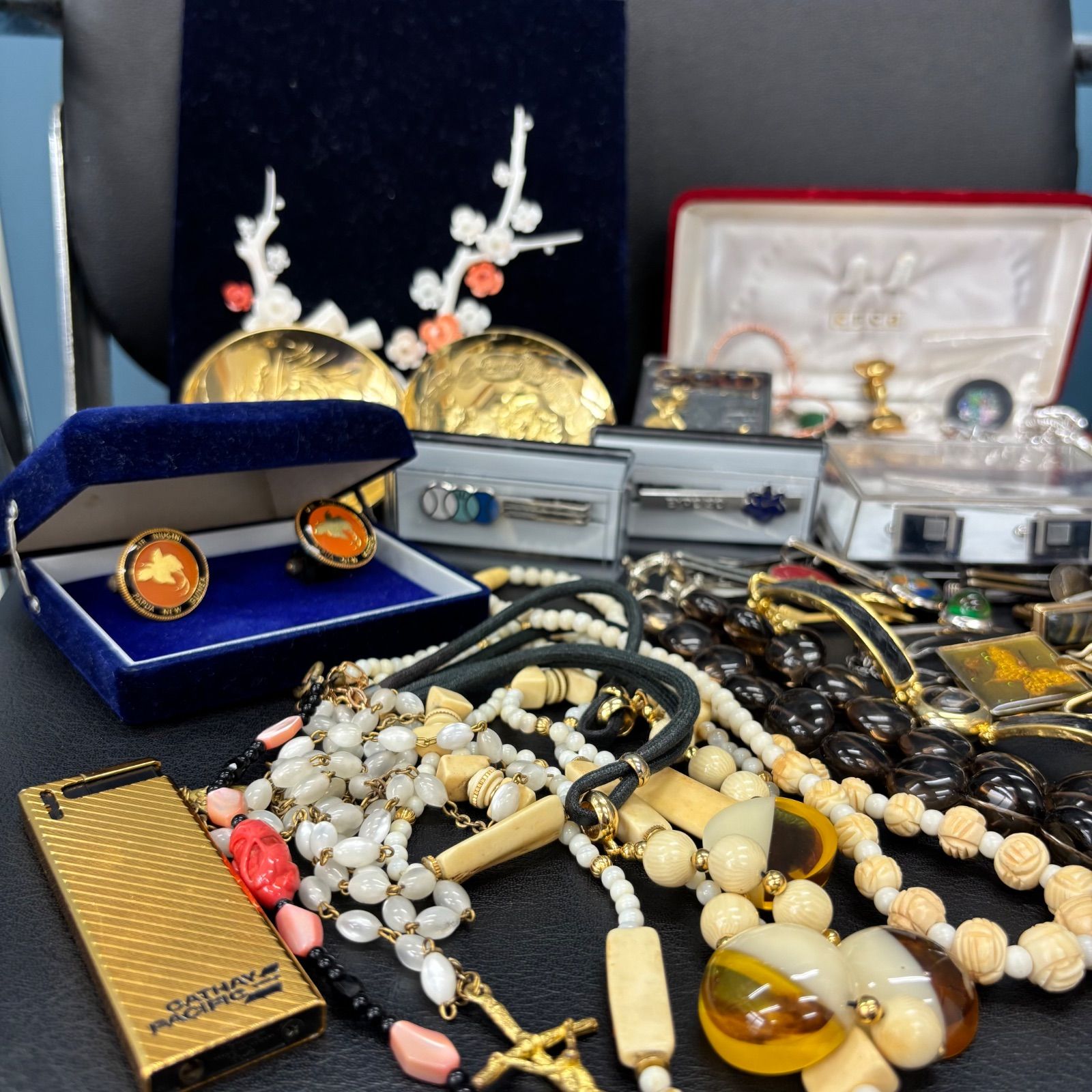 チ*ユ様 遺品整理　アクセサリーおまとめ　一部刻印有 アクセサリー 大量 まとめ売り 遺品整理 - メルカリ