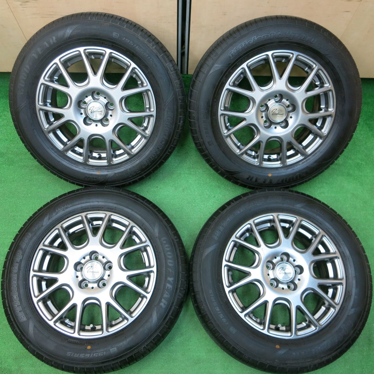 送料無料*バリ溝！21年！9.5分以上☆プリウス等 195/65R15 