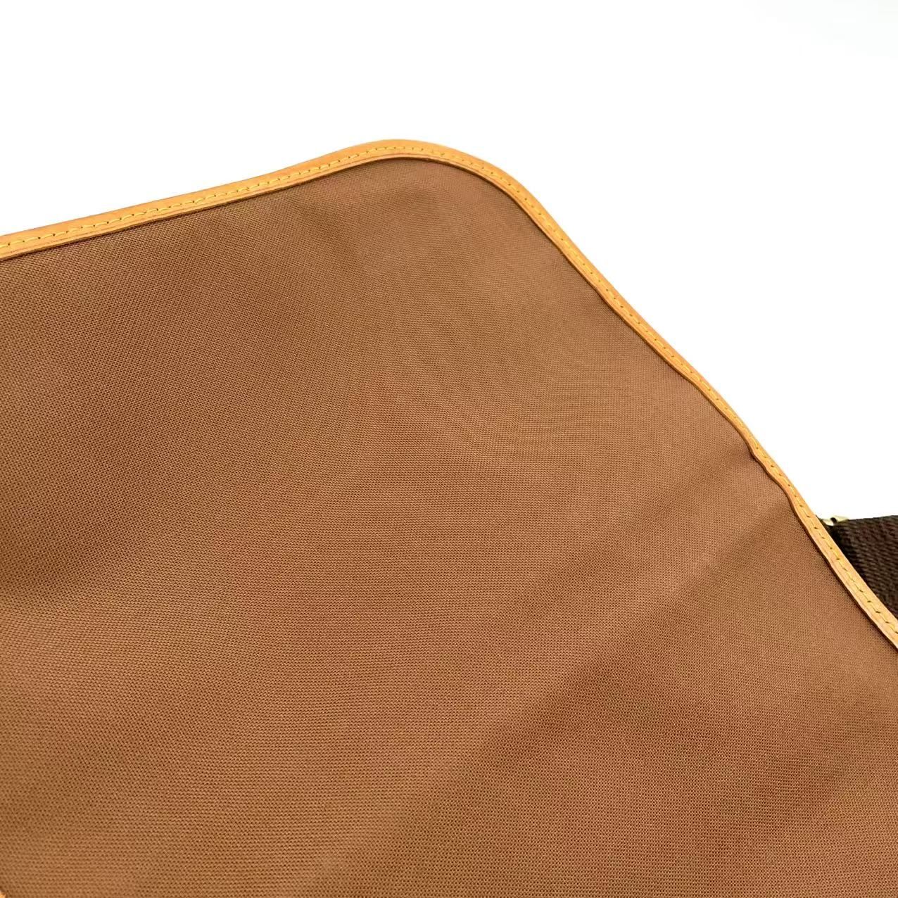 LOUIS VUITTON ブラウンレザーキーホルダー Louis Vuitton レザーキーホルダー - メルカリ