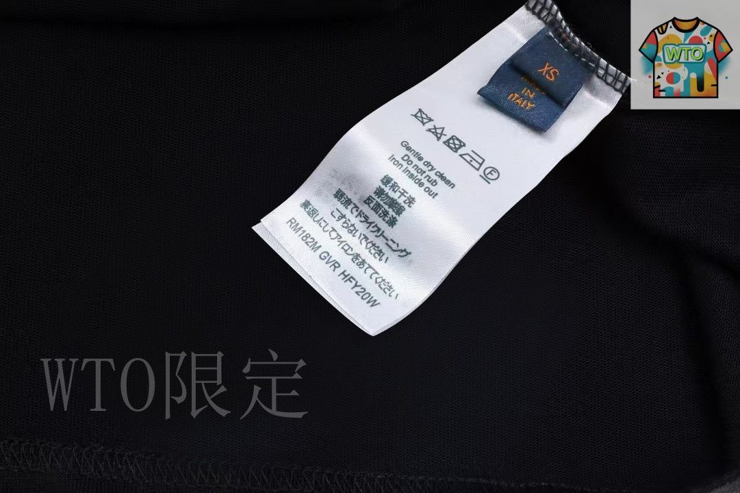 【虹色ロゴ＊】カジュアルで爽やか☆ LouisVuitton Tシャツ 今日特価】LOUIS VUITTON グラフィック虹色ロゴ T シャツ-1
