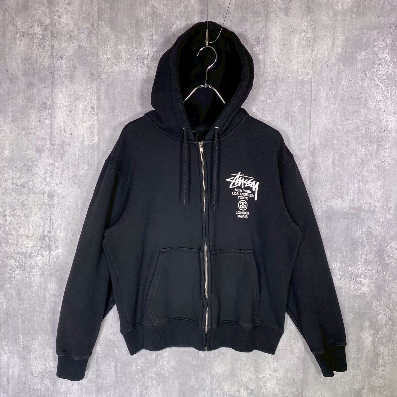 大人気】STUSSY ジップアップパーカー ワールドツアー 黒 XL ワールド