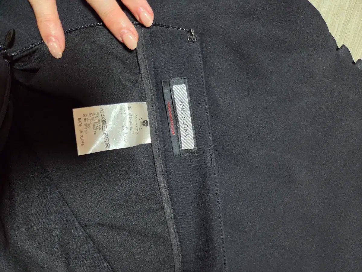 MARK & LONA(マークアンドロナ) ゴルフ スカート 販売済み ブラック