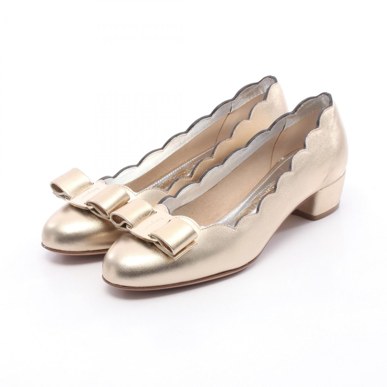 サルヴァトーレフェラガモ Salvatore Ferragamo パンプス ヴァラリボン 