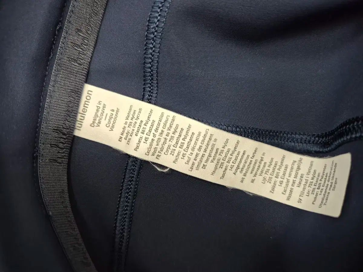 ルルレモン　ディズニー　Disney lululemon レギンス　ヨガ　M ルルレモン ディズニー Disney lululemon レギンス ヨガ M