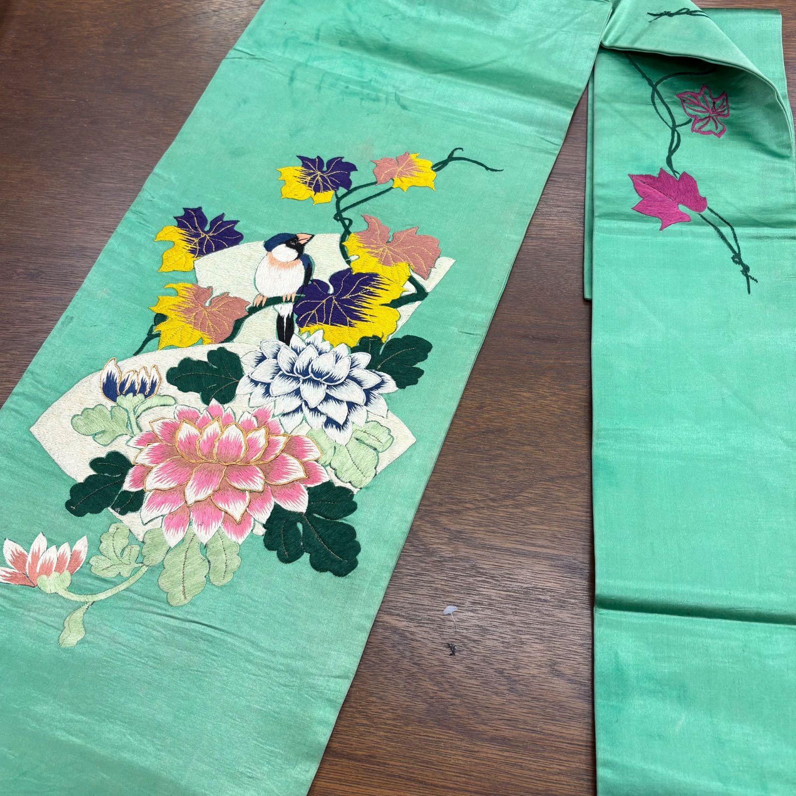 正絹】アンティーク 繻子 名古屋帯 お太鼓柄袷 刺繍 エメラルド