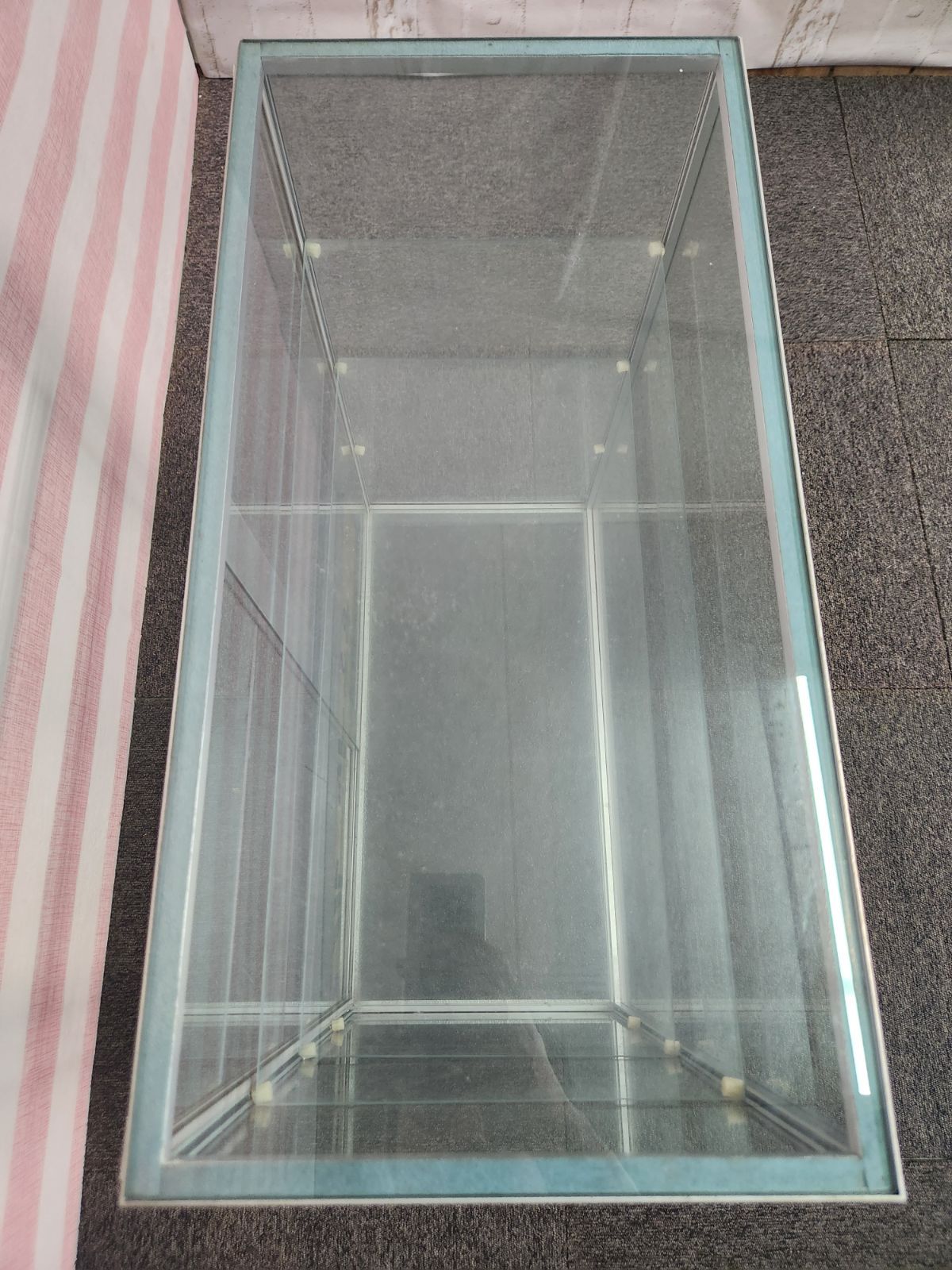 ガラスショーケース
