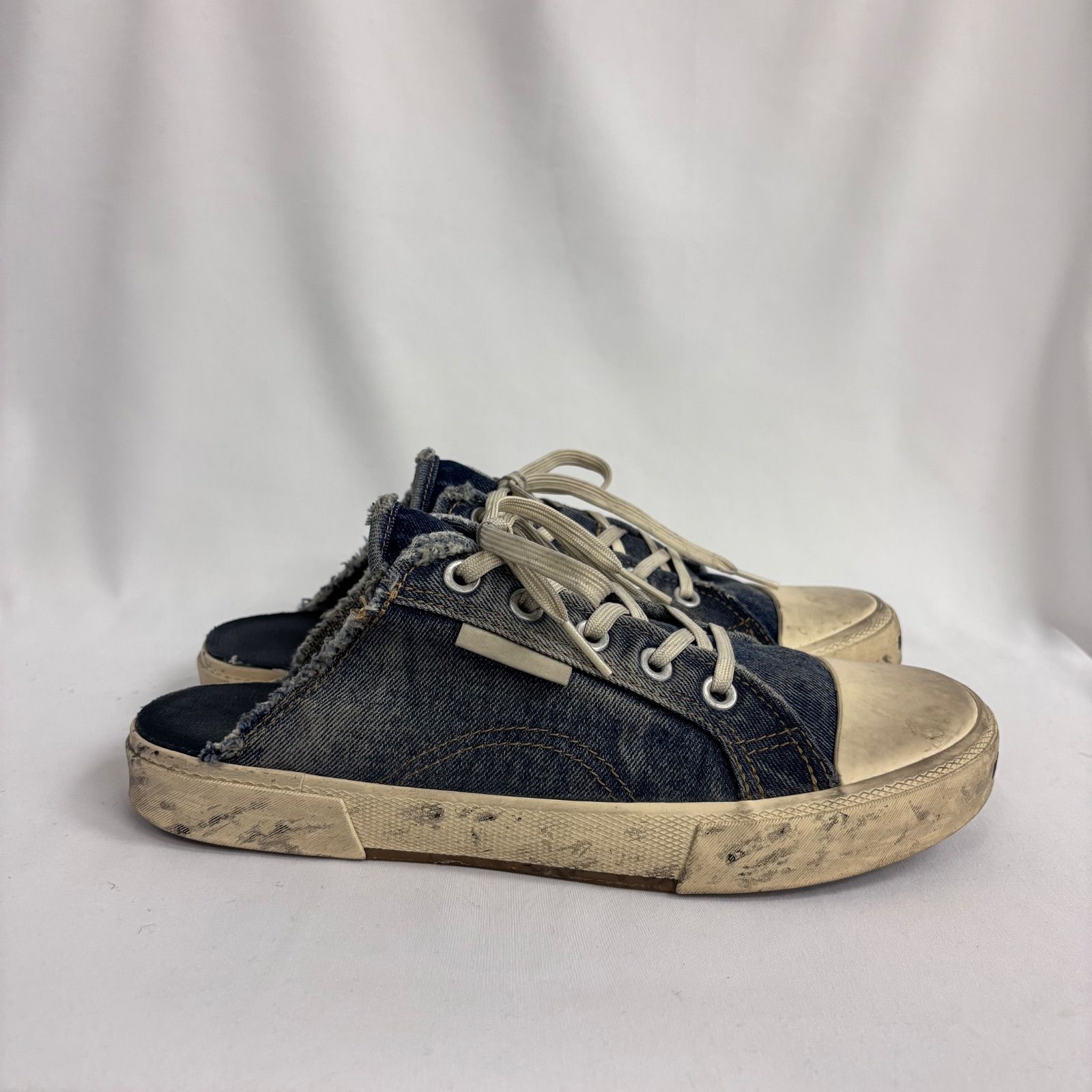 【極美品】BALENCIAGA デニム ミュール　デストロイ加工　693953 極美品】BALENCIAGA デニム ミュール デストロイ加工 693953