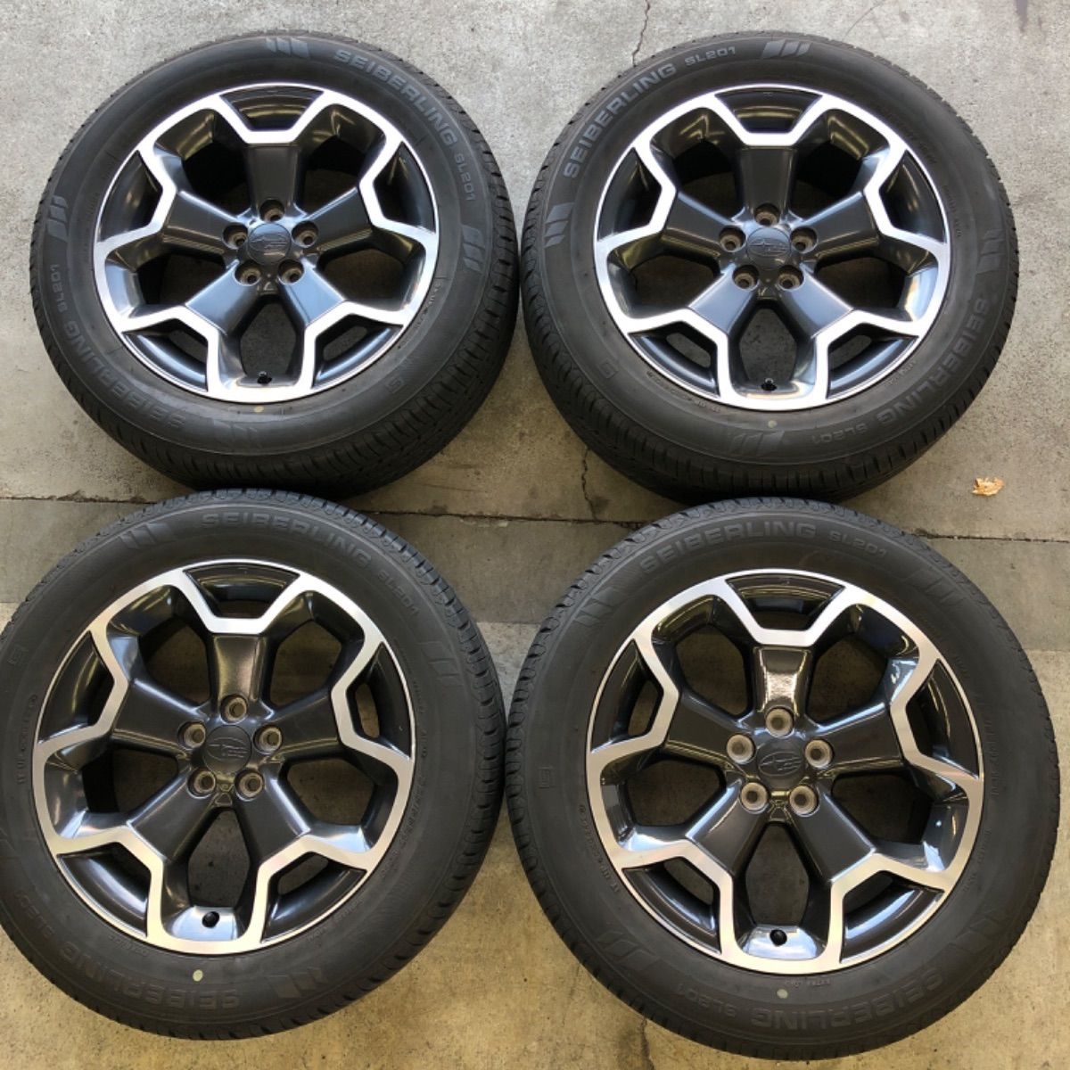 スバル純正 XV サマータイヤ 夏タイヤ225/55R17 スバル XV 225/55R17 夏 サマータイヤ 2020年 17インチ 純正アルミ
