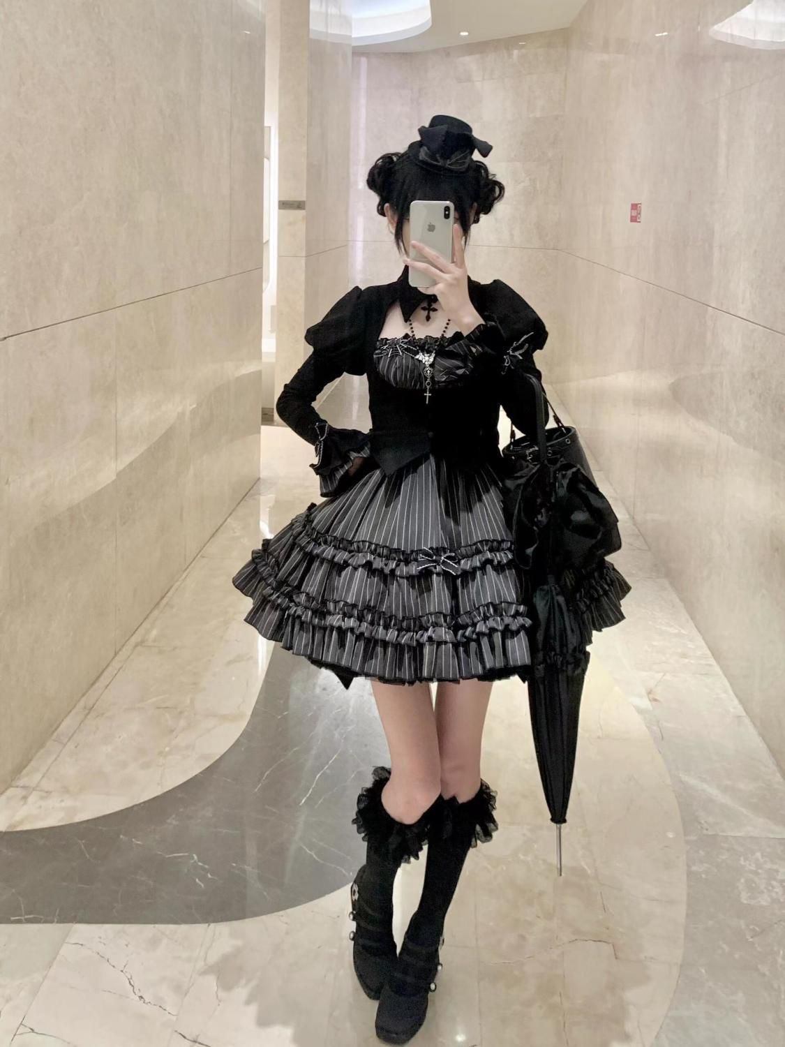 フェイクレイヤード喇叭袖トップス＆ストライプスカート