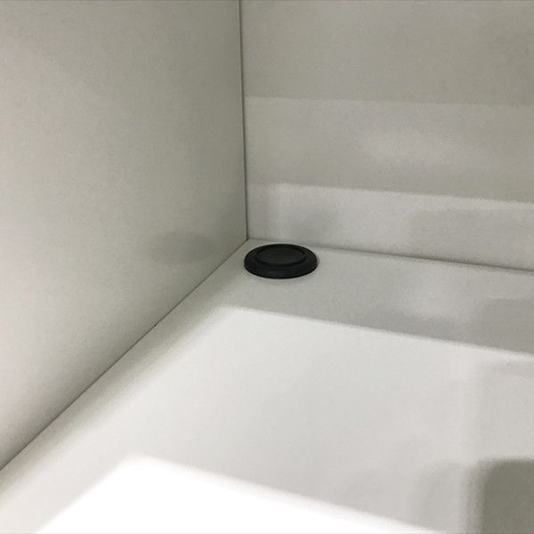 プラス