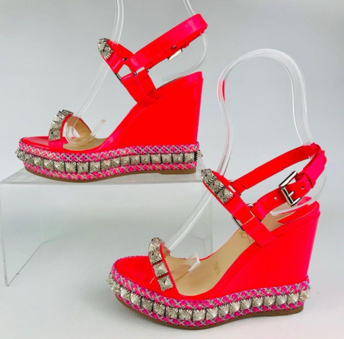 新品未使用☆Christian Louboutin・クリスチャンルブタン PYRA 新品未使用☆Christian Louboutin・クリスチャンルブタン PYRA