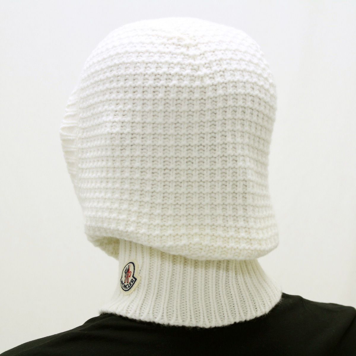 13 MONCLER モンクレール 3B00049 M1115 ホワイト ネック