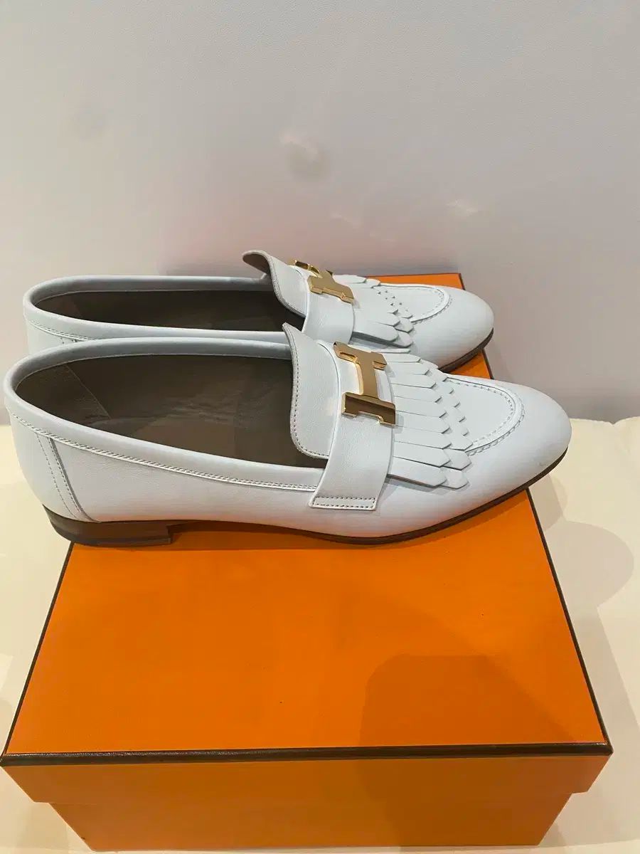 モカシン 《ロワイヤル》 - ホワイト | Hermès - エルメス-公式サイト