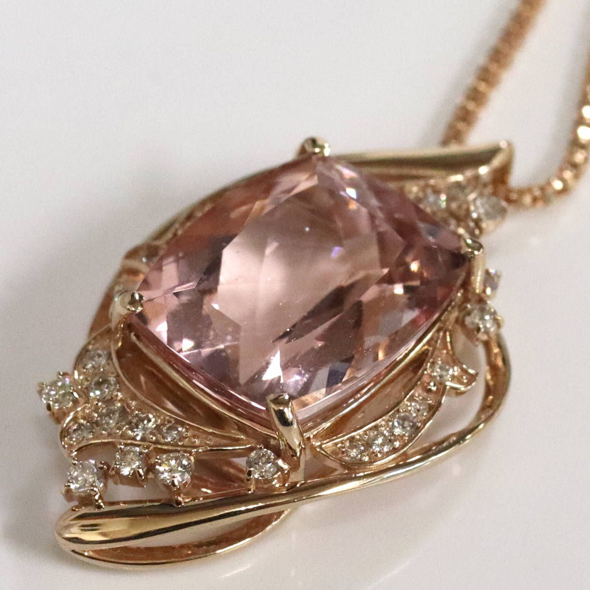 K18PGモルガナイトダイヤモンドペンダント M9.036 D0.30 9.7g  