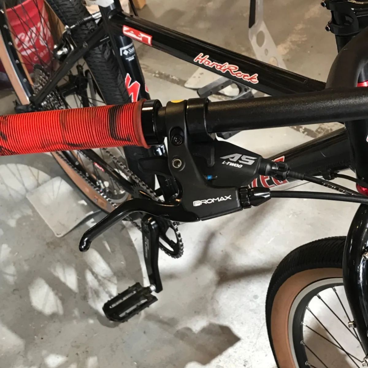 USED】通勤通学やお買い物にもおすすめ リユース OLD MTB SPECIALIZED 