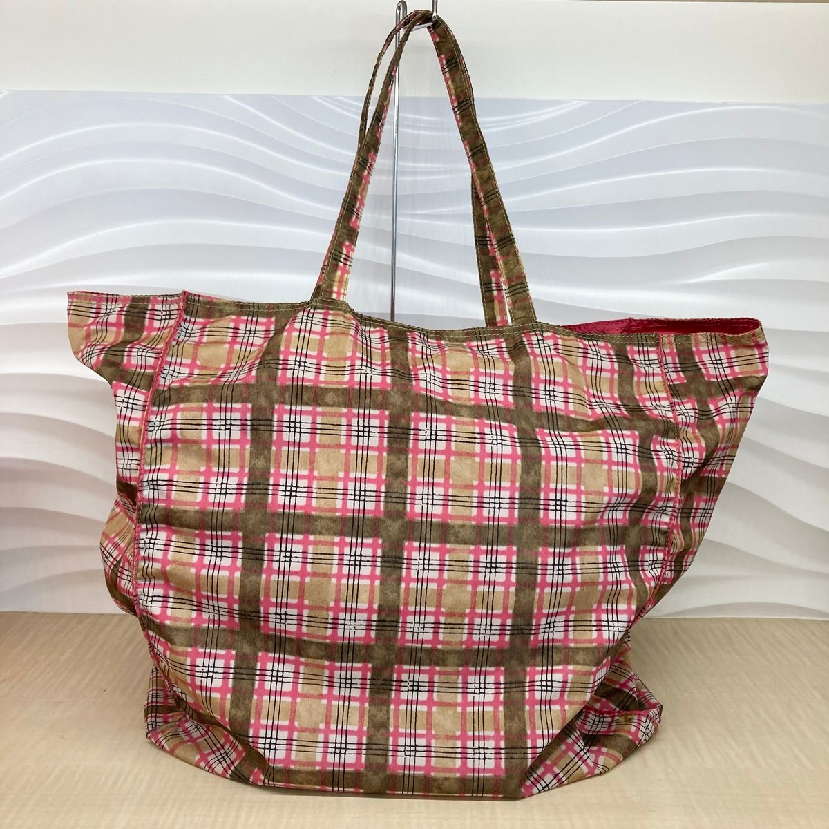 PRADA プラダ チェック ナイロン ポーチ付きトートバッグ A1345A2 PRADA プラダ リバーシブル ロゴ ナイロンバッグ ポーチ チェック