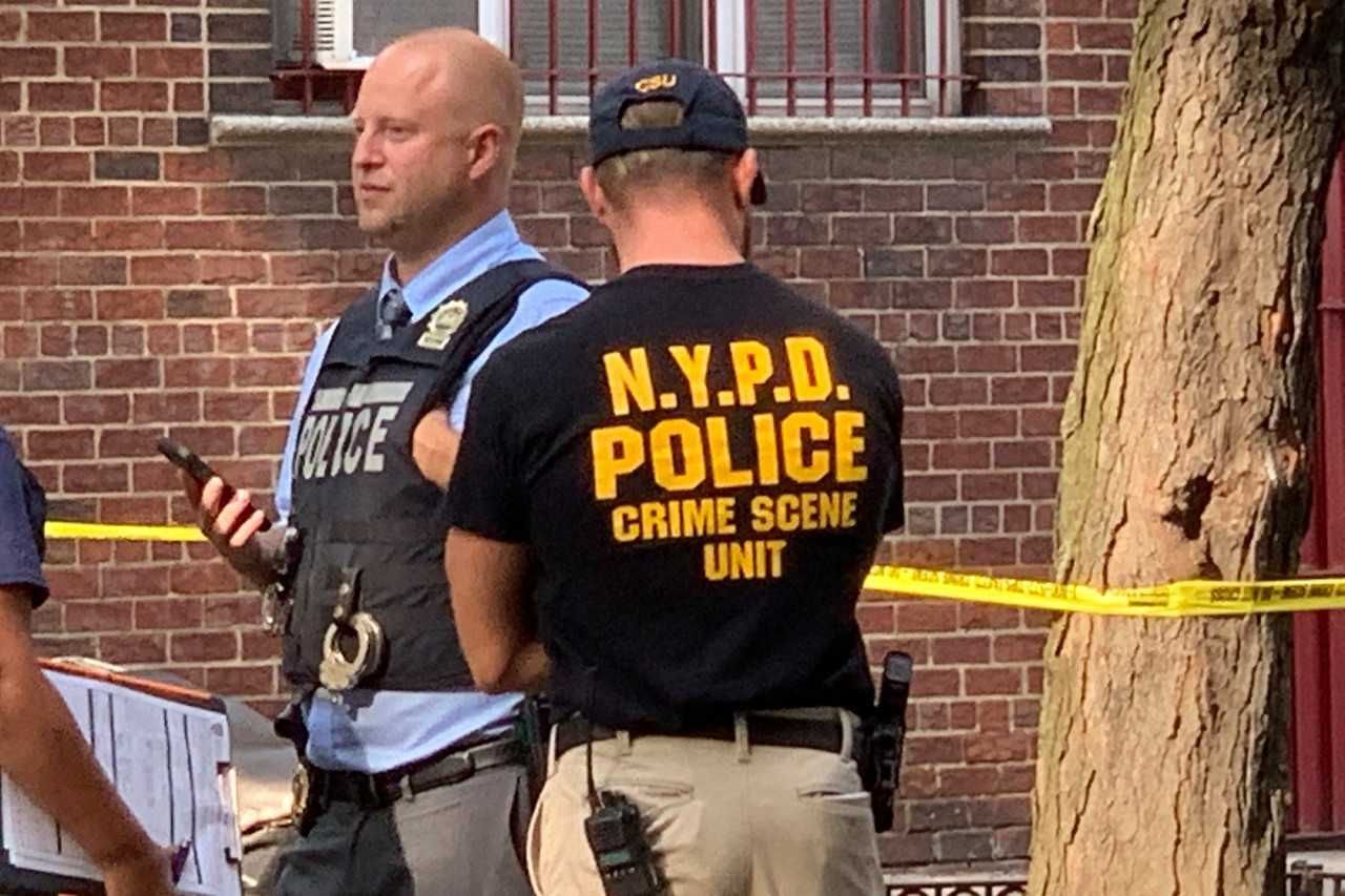 NYPD CRIME SCENE UNIT 半袖Ｔシャツ ネイビー(L) ニューヨーク市警察 FBI 捜査官 CIA バッジ 警察グッズ アメリカ  警察官 映画 USA - メルカリ