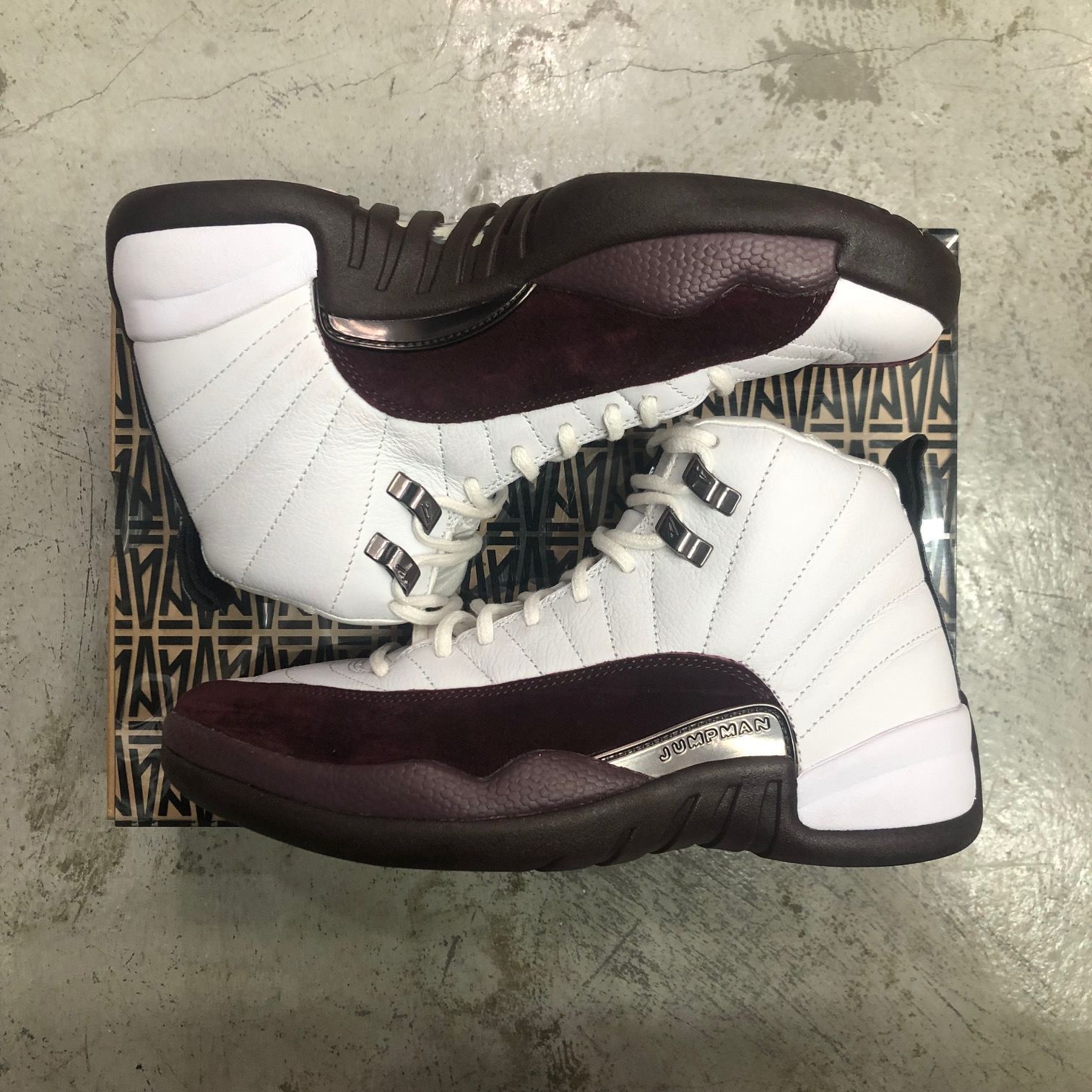 A MA MANIÉRE × NIKE AIR JORDAN 12 RETRO SP ア マ マニエール × ナイキ エアジョーダン 12 レトロ SP  バーガンディ DV6989-100 スニーカー 25.5cm 73069A2 - メルカリ