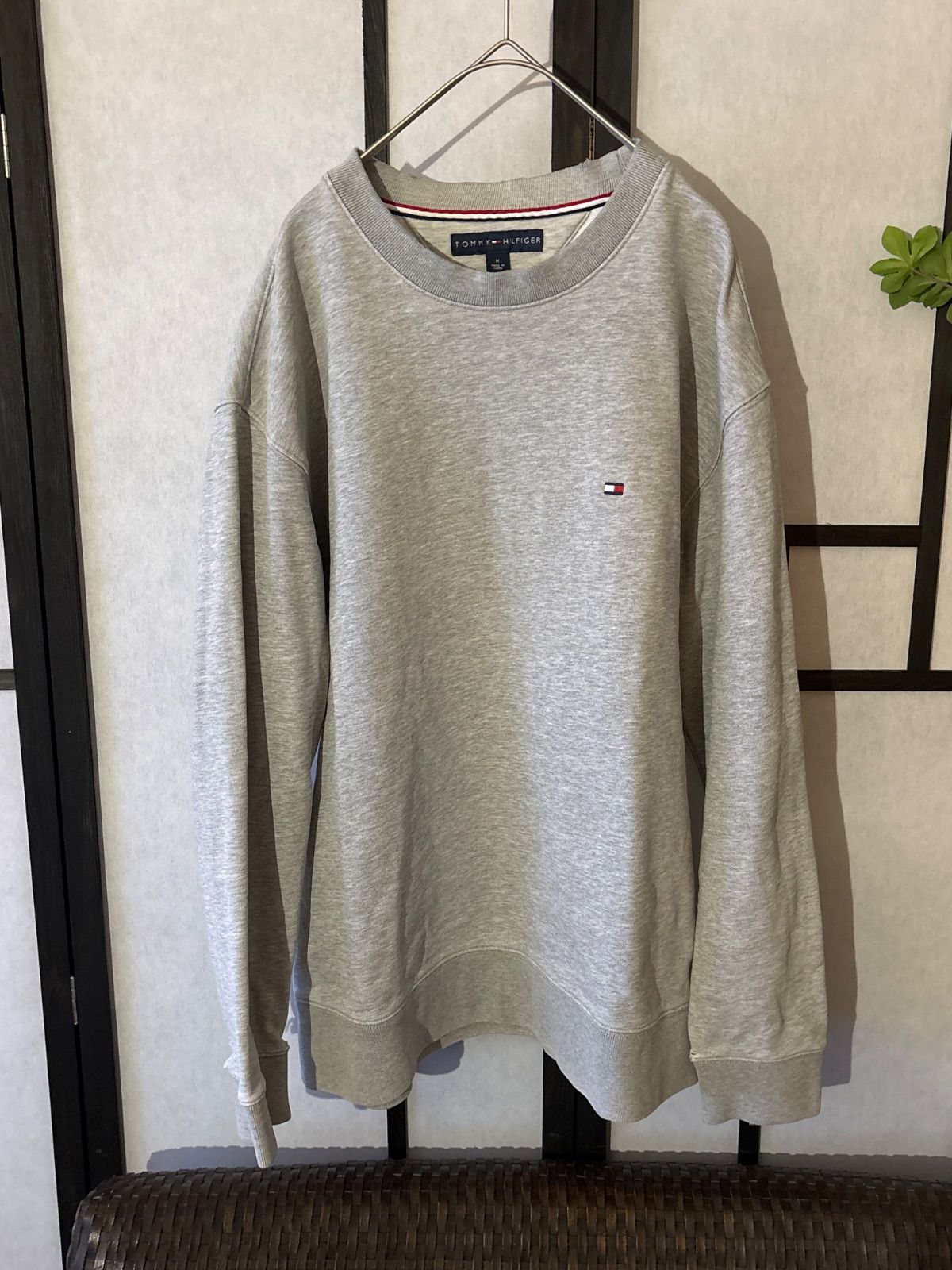 Tommy Hilfiger　 トミー ヒルフィガー　ワンポイント　スウェット　グレー