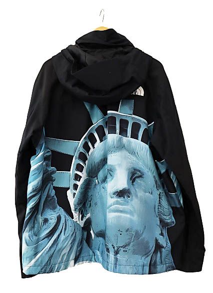 シュプリーム×ザ・ノース・フェイス」の秋冬新作は自由の女神が特大