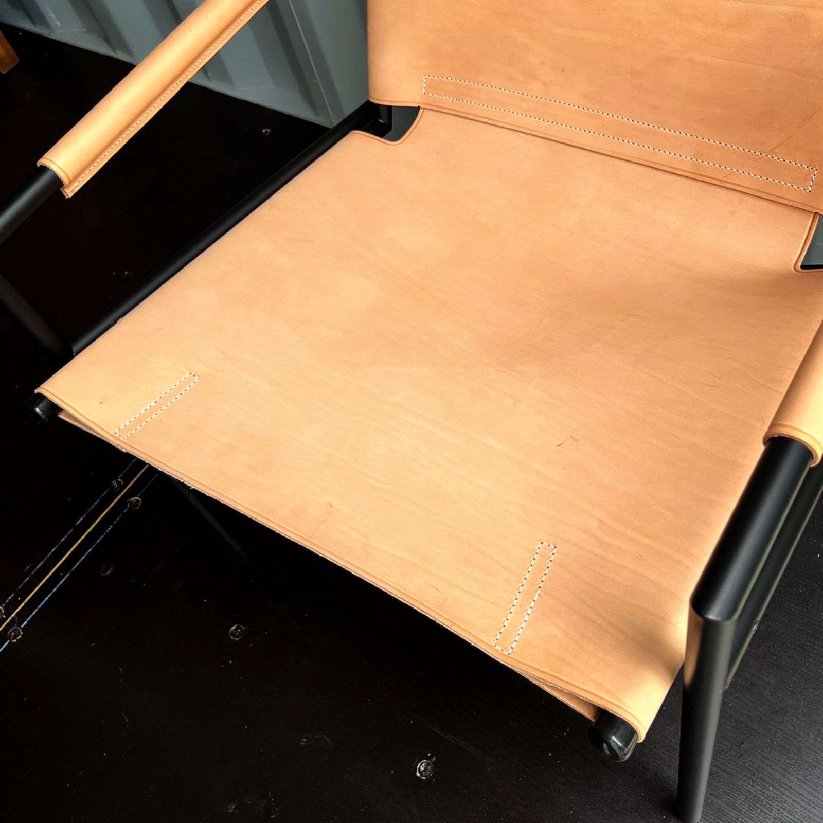 取付無料！スペクトラム SZ02 モダン オランダ 本革ナチュラルイージーチェア 取付無料！スペクトラム SZ02 モダン オランダ 本革ナチュラル