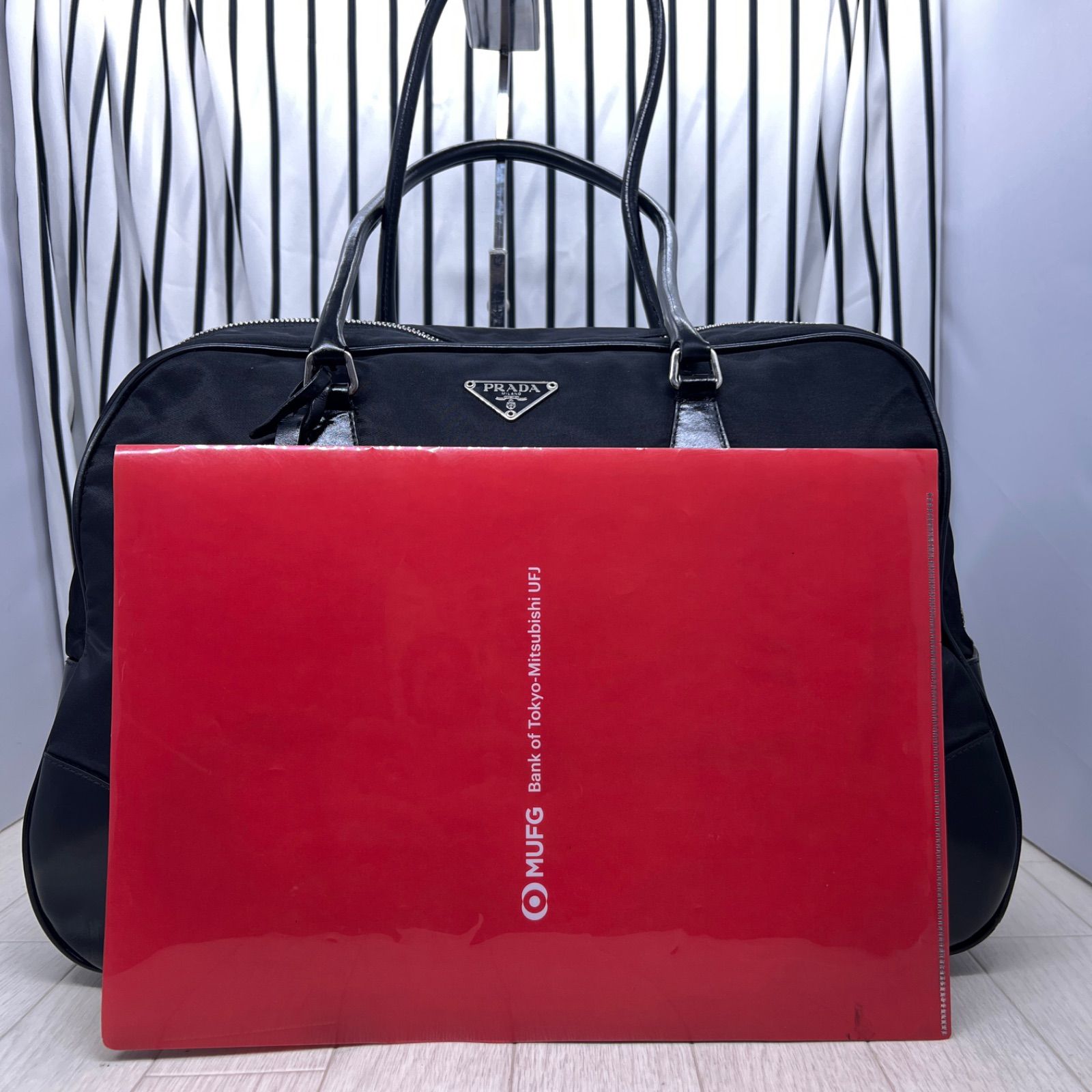 美品】PRADA×プラダ A4収納可能パドロックショルダーバッグ - メルカリ