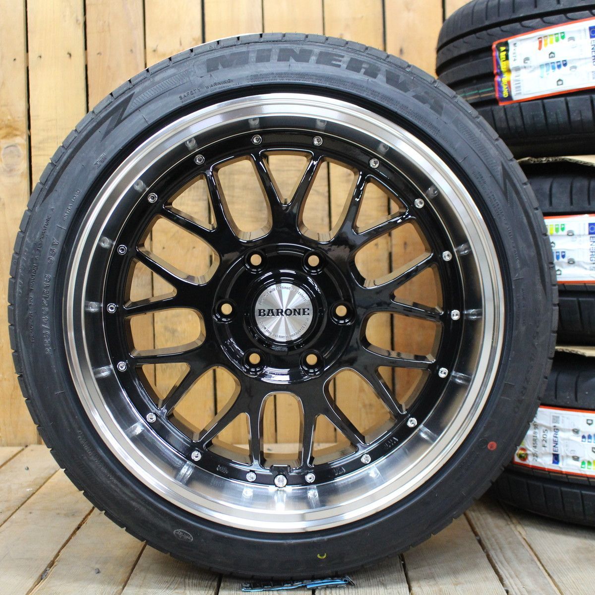 200系 ハイエース オーバーフェンダーサイズ 18インチ 9J 25 ファブレス LM-9ワイド ブラック 225|45R18 タイヤ ホイール 4本SET