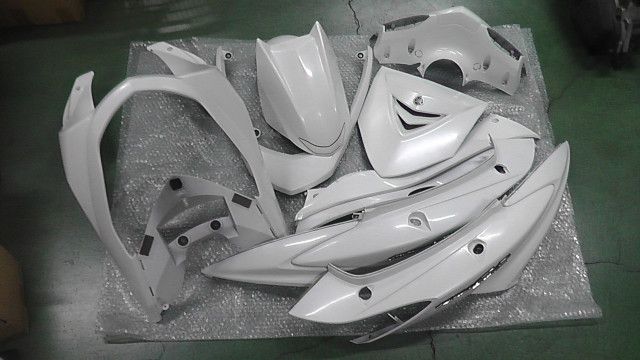 シグナス-X SE44J の カウルセット 傷 1750295322