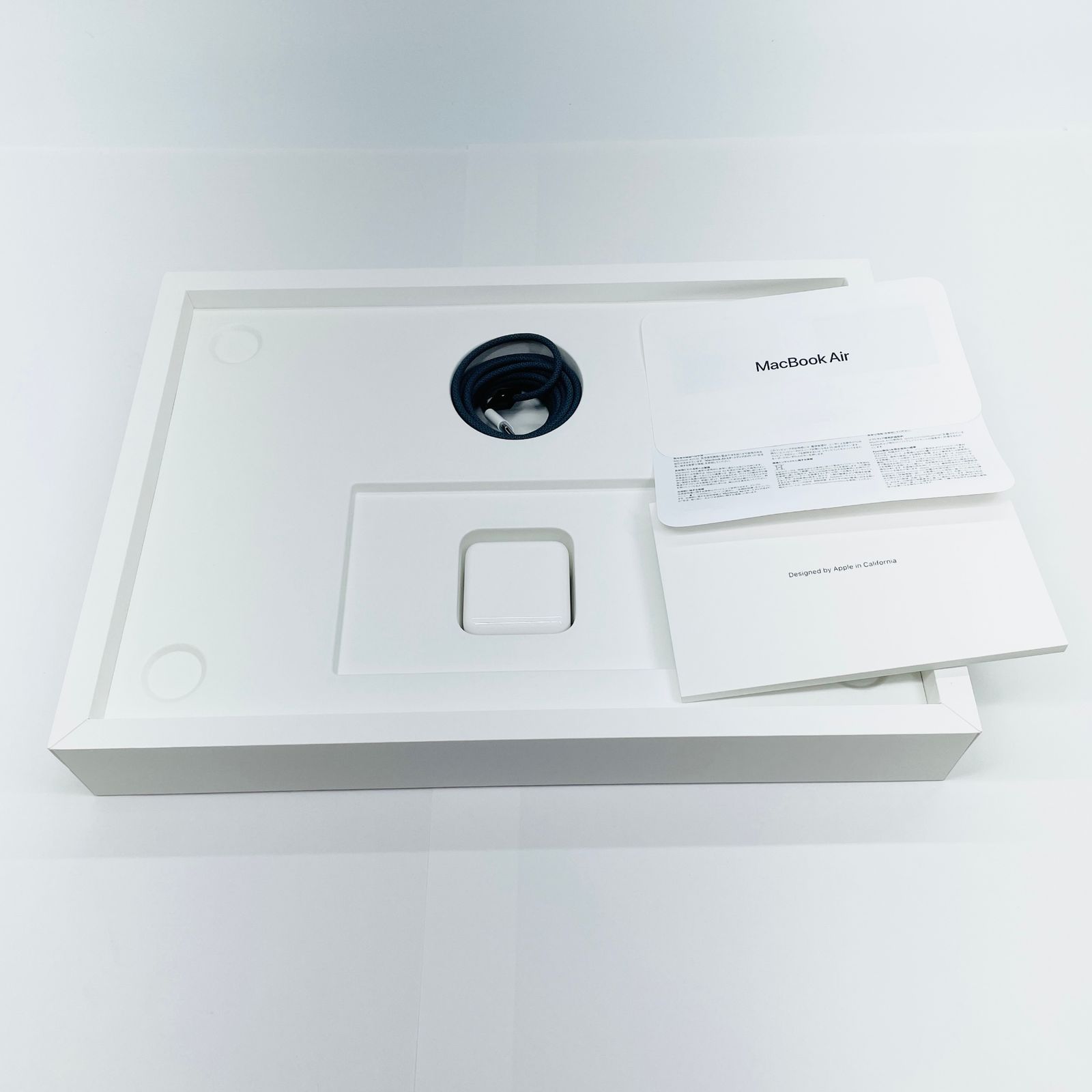 人気商品！ Apple Macbook Air 15インチ 2025 M4 メモリ16GB SSD256GB ミッドナイト MW1L3J A バッテリー最大容量 C4841-80