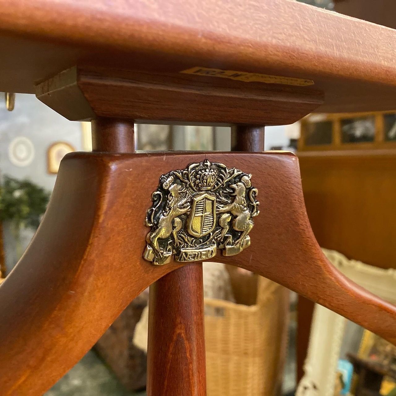 ウッドスーツハンガー ラック ブラウン○E073A072 - メルカリ